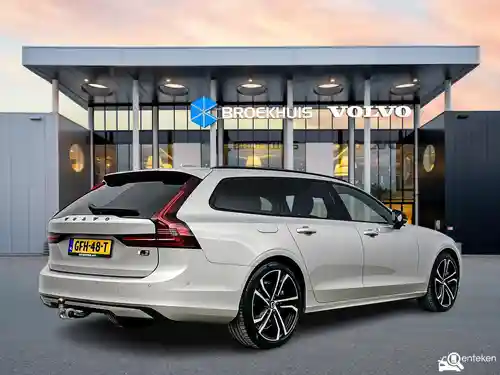 Volvo V90 T8 2024