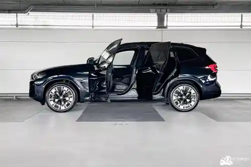 BMW iX3 2024
