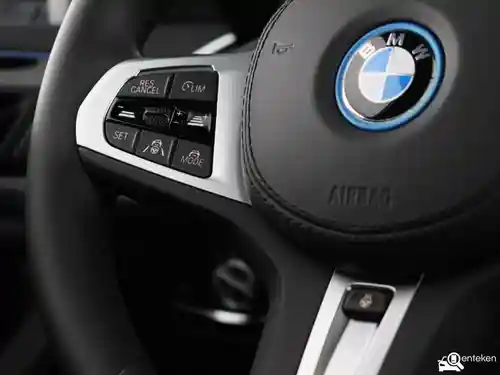 BMW iX3 2024