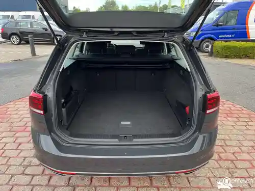 VW Passat Variant GTE 2021