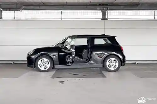 MINI Cooper John Cooper Works Electric 2024