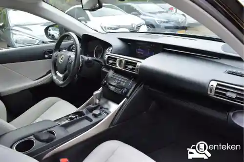 Lexus IS 300h 2014