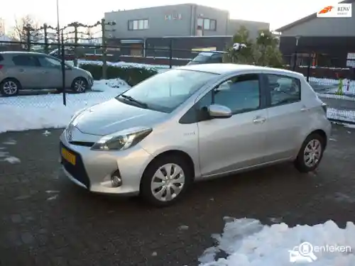 Toyota Yaris 1.5 Hybrid 2013