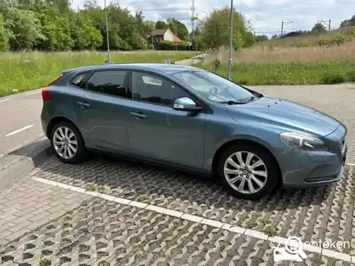 Volvo V40 T2 2013