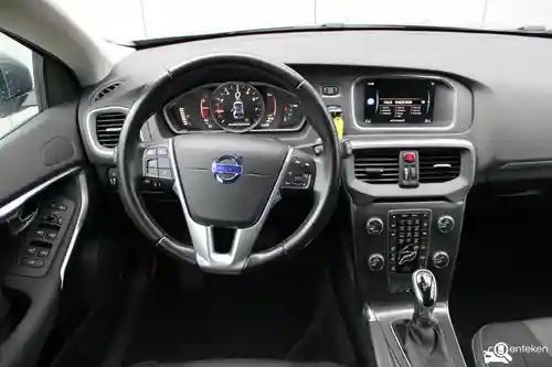 Volvo V40 T3 2015