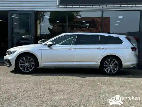 VW Passat Variant GTE 2021