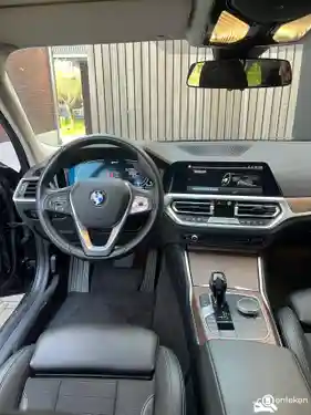 BMW 330e Touring 2021