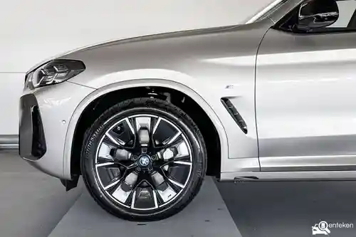 BMW iX3 2024