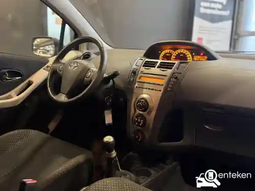 Toyota Yaris 1.0 2011