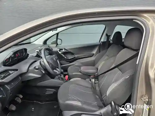 Peugeot 208 1.2 PureTech 82 2013