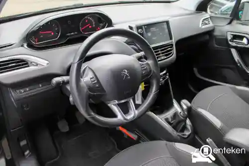 Peugeot 208 1.2 PureTech 82 2015