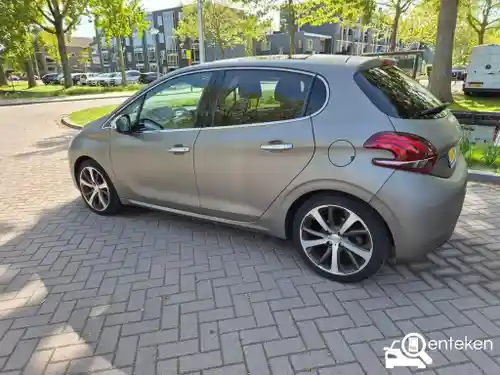 Peugeot 208 1.2 PureTech 110 2015