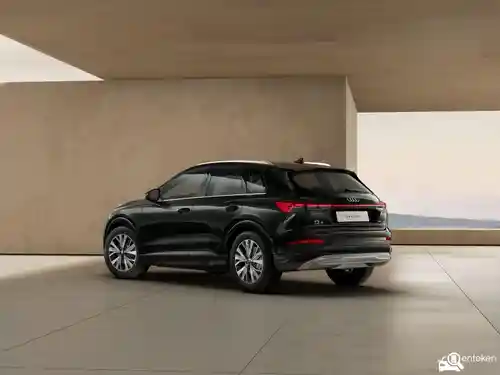 Audi Q4 45 e-tron 2025