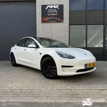 Tesla Model 3 2022