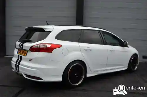 Ford Focus ST 2.0 EcoBoost 2012