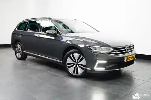 VW Passat Variant GTE 2021