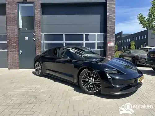 Porsche Taycan 2021