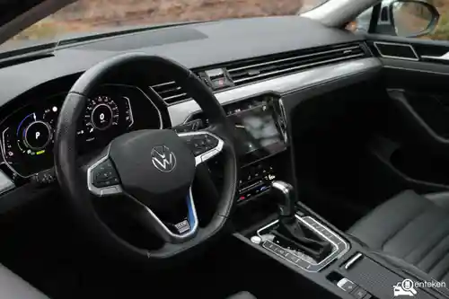 VW Passat Variant GTE 2020