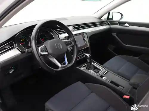 VW Passat Variant GTE 2021