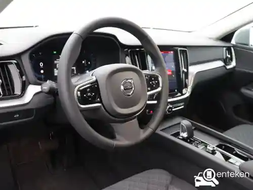 Volvo V60 Cross Country B5 2024