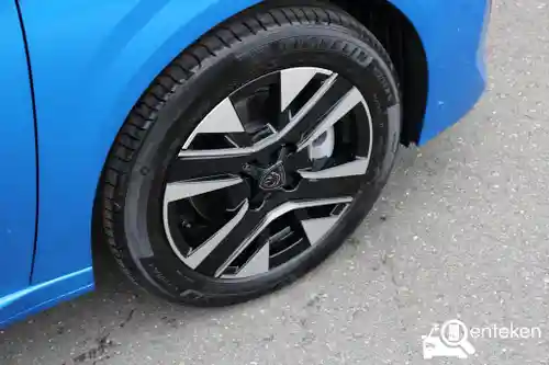 Peugeot 208 1.2 PureTech 100 2024