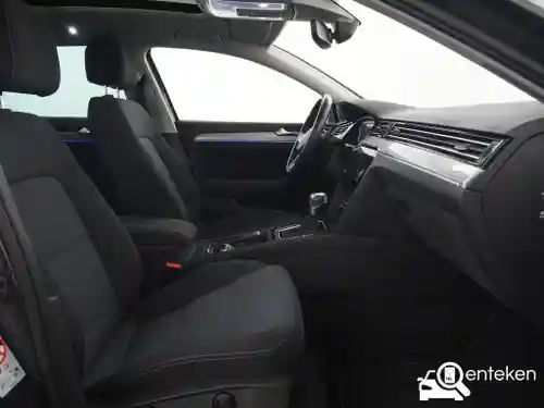 VW Passat Variant GTE 2021