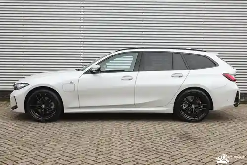 BMW 330e Touring 2024