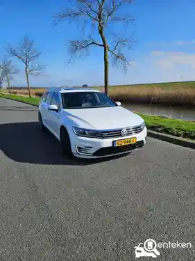 VW Passat Variant GTE 2015