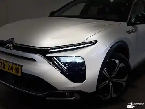 Citroen C5 X Hybrid 225  2023