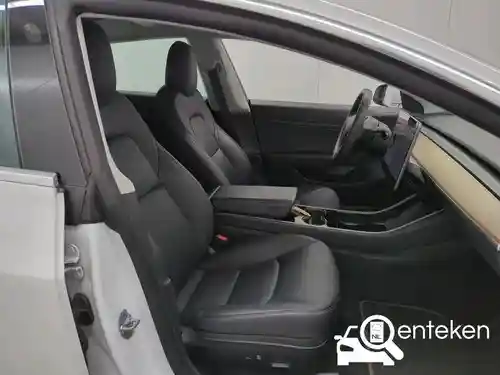 Tesla Model 3 Standard Range Plus 2020