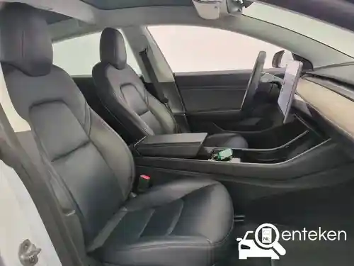 Tesla Model 3 Standard Range Plus 2020