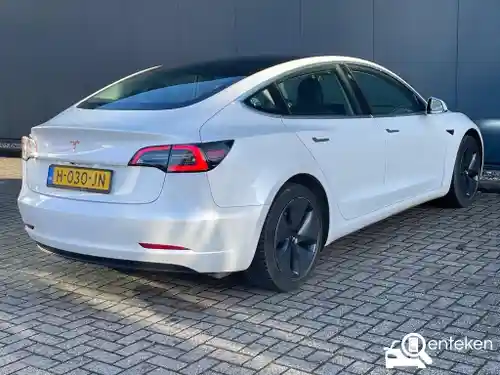 Tesla Model 3 Standard Range Plus 2020