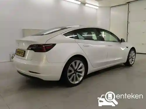 Tesla Model 3 Standard Range Plus 2020