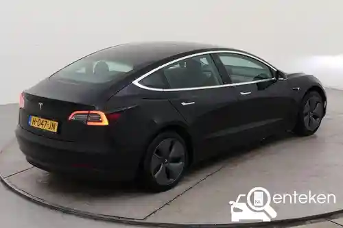 Tesla Model 3 Standard Range Plus 2020
