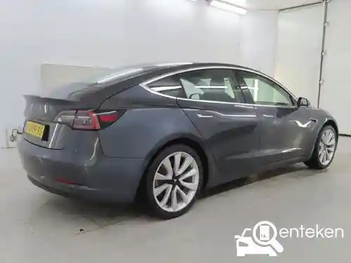 Tesla Model 3 Standard Range Plus 2020