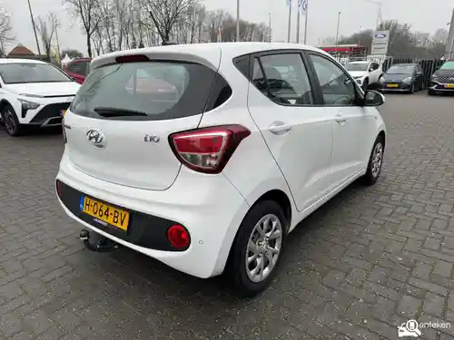 Hyundai i10 1.0 blue 2020