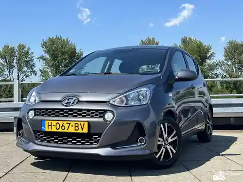 Hyundai i10 1.0 blue 2020