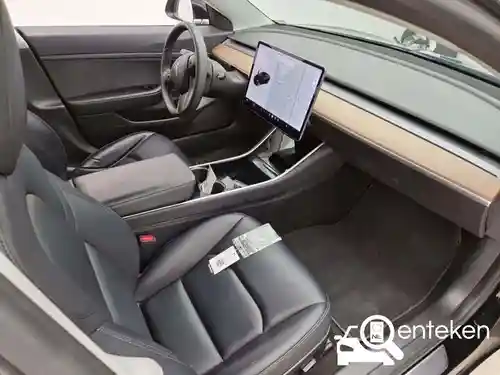 Tesla Model 3 Standard Range Plus 2020
