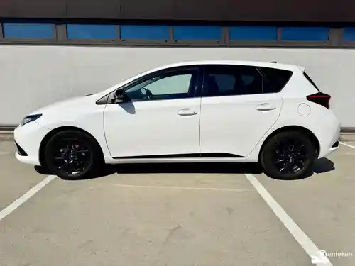 Toyota Auris 1.8 Hybrid 2016