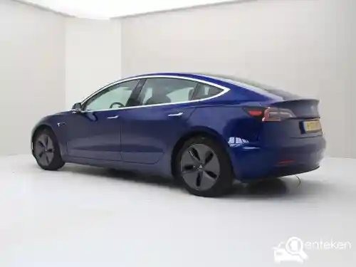 Tesla Model 3 Standard Range Plus 2020
