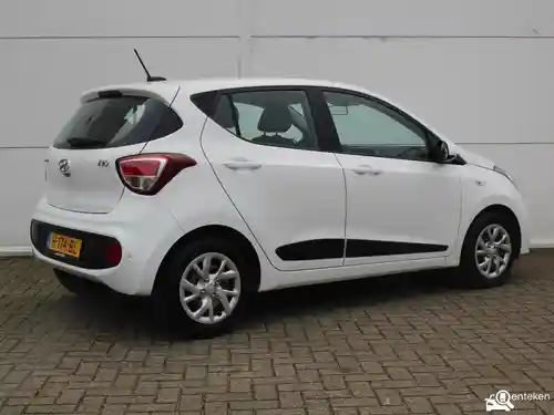 Hyundai i10 1.0 blue 2020