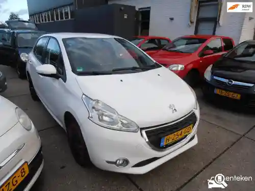 Peugeot 208 1.2 PureTech 82 2013