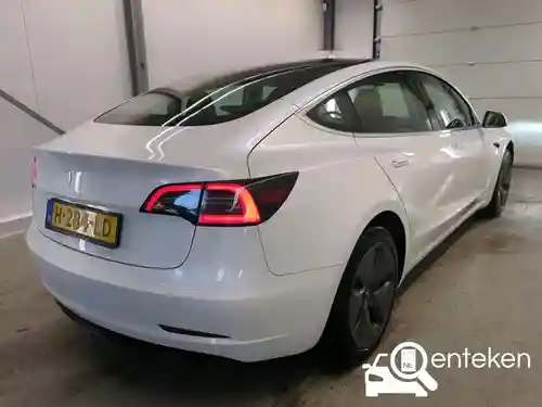 Tesla Model 3 Standard Range Plus 2020