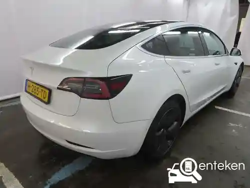 Tesla Model 3 Standard Range Plus 2020