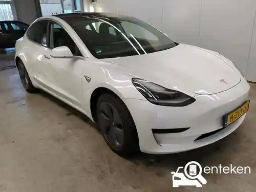 Tesla Model 3 Standard Range Plus 2020