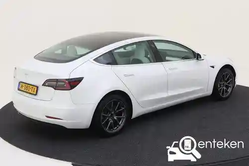Tesla Model 3 Standard Range Plus 2020