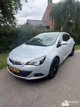 Opel Astra GTC 1.6 Turbo 2012
