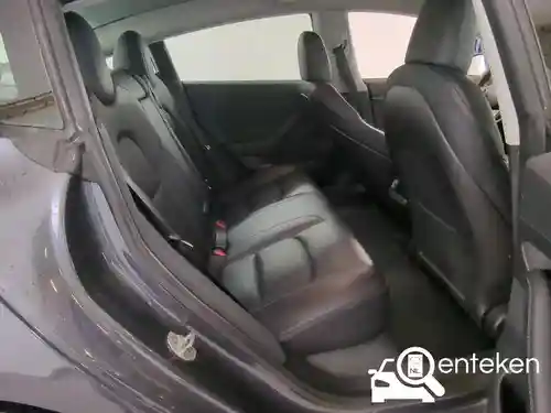 Tesla Model 3 Standard Range Plus 2020