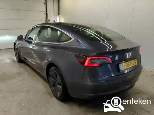 Tesla Model 3 Standard Range Plus 2020