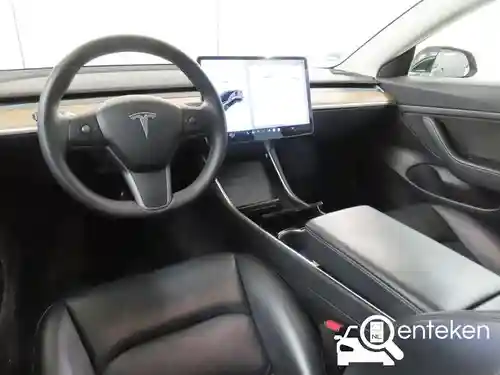 Tesla Model 3 Standard Range Plus 2020